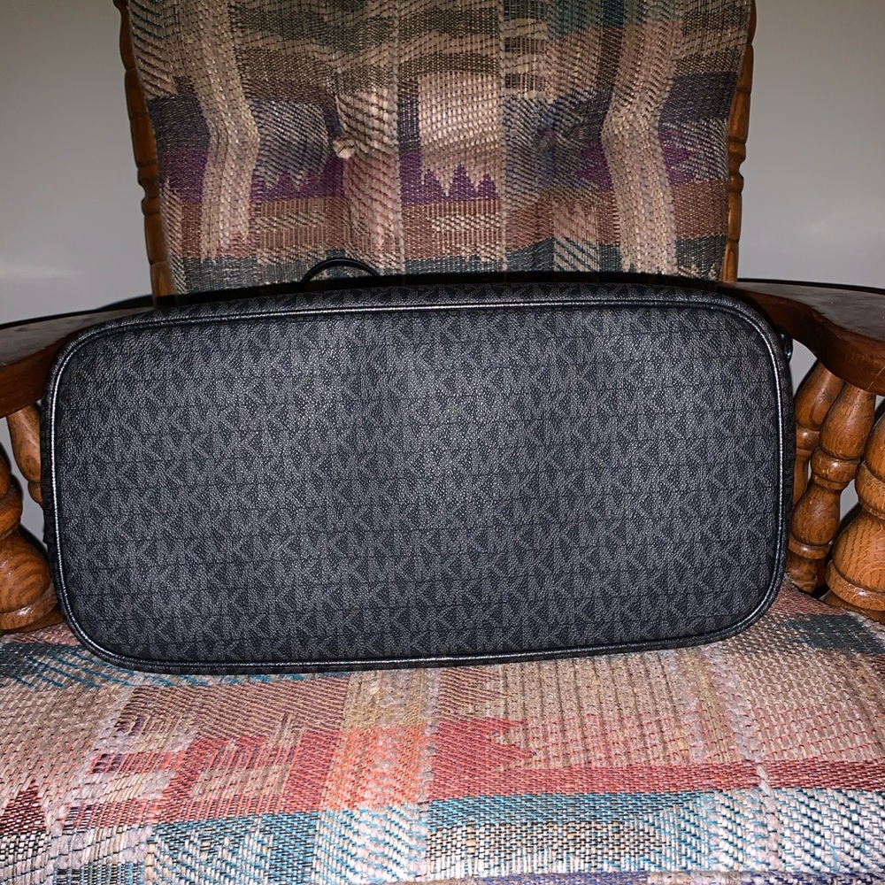 Authentic MK tote - Picture 3 of 5